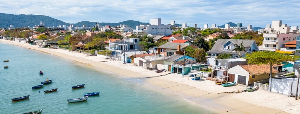 Bombinhas + Oktoberfest 2026 +Barco Pirata Portobelo